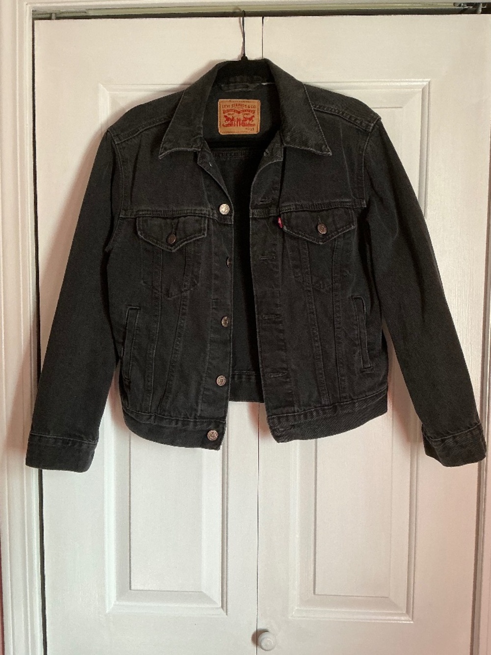 Levi’s black trucker denim jacket for women